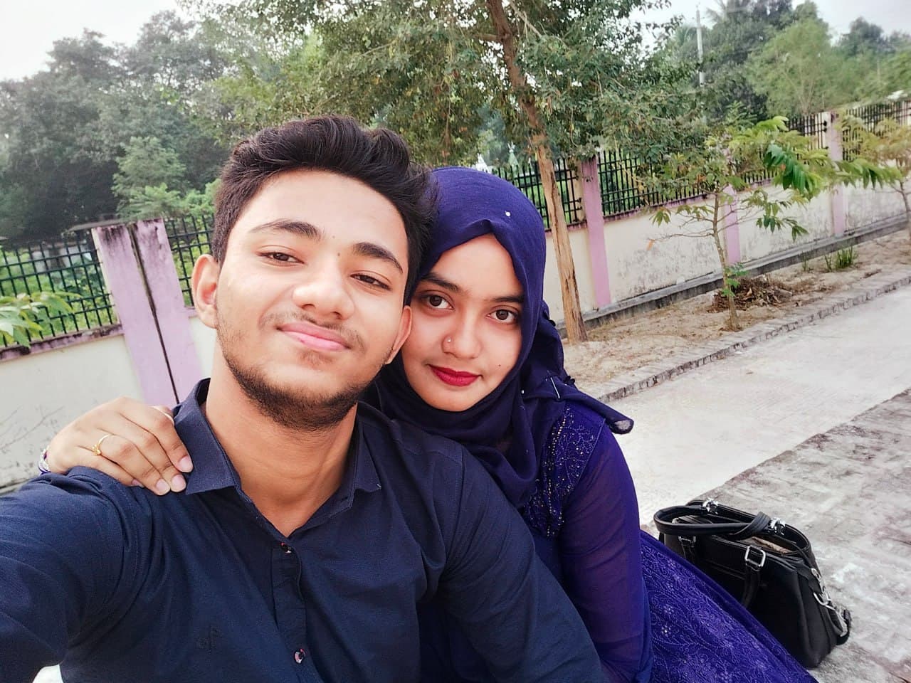Bangladeshi hot cute hijabi girl mehbuba showing her bf on video call
