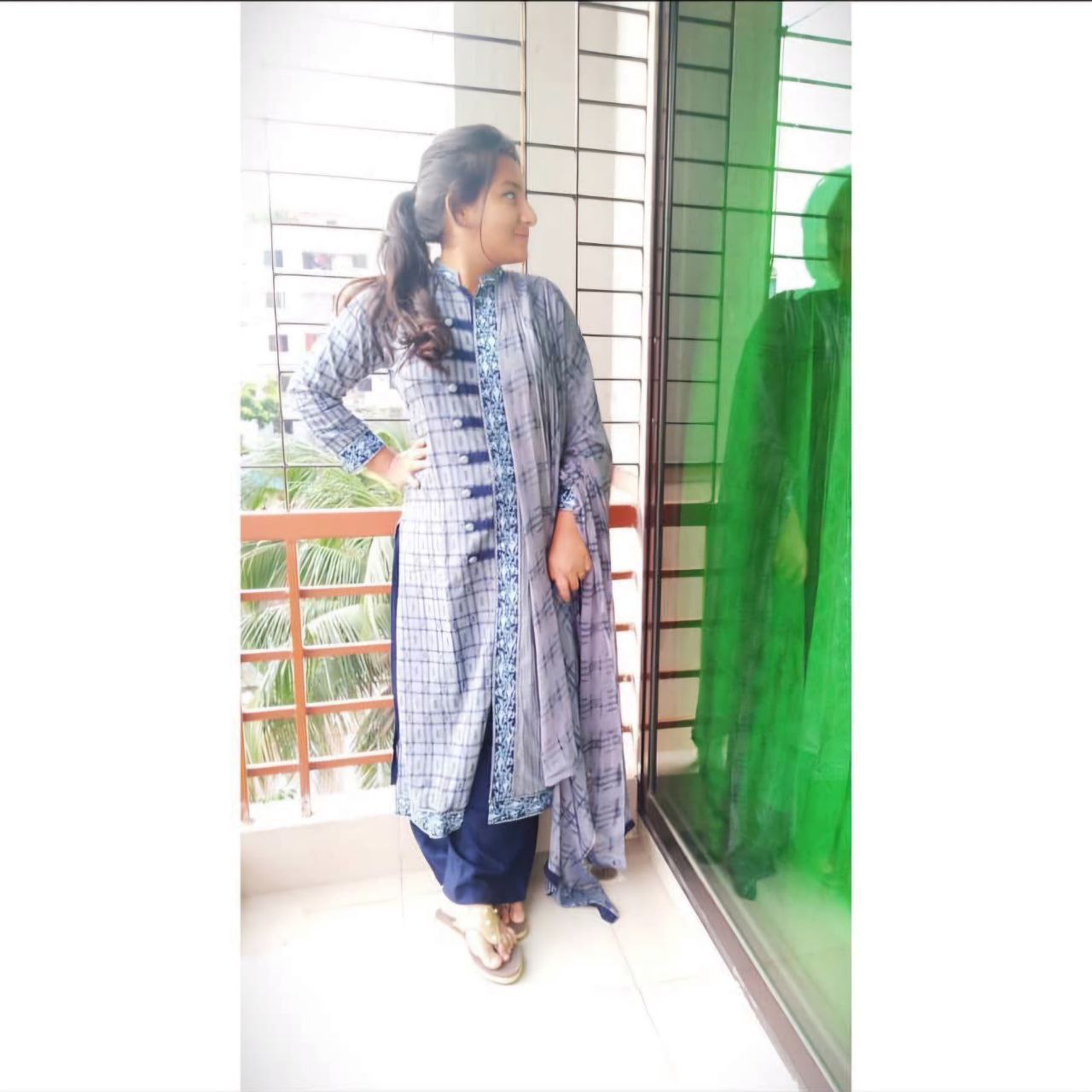 Bengali hot girl farha showing